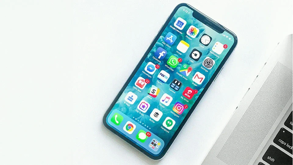 wymiana_ekranu_w_telefonie_iphone